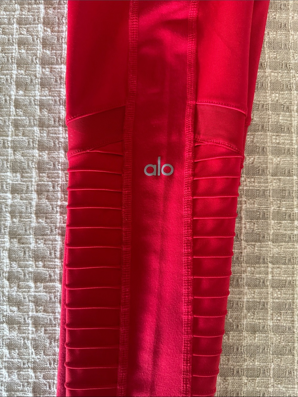 Alo ❤️ - Picture 3 of 5